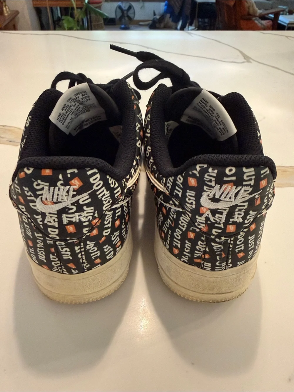 Nike Air Force 1 'Just Do It' Graphic Low Sneakers Men’s size 7.5. A06296-001